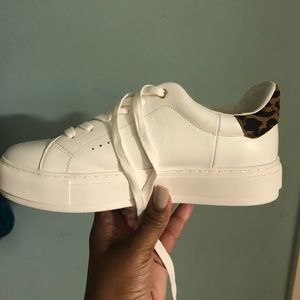 Never worn!! Hate to part!!! Your treasure!!
